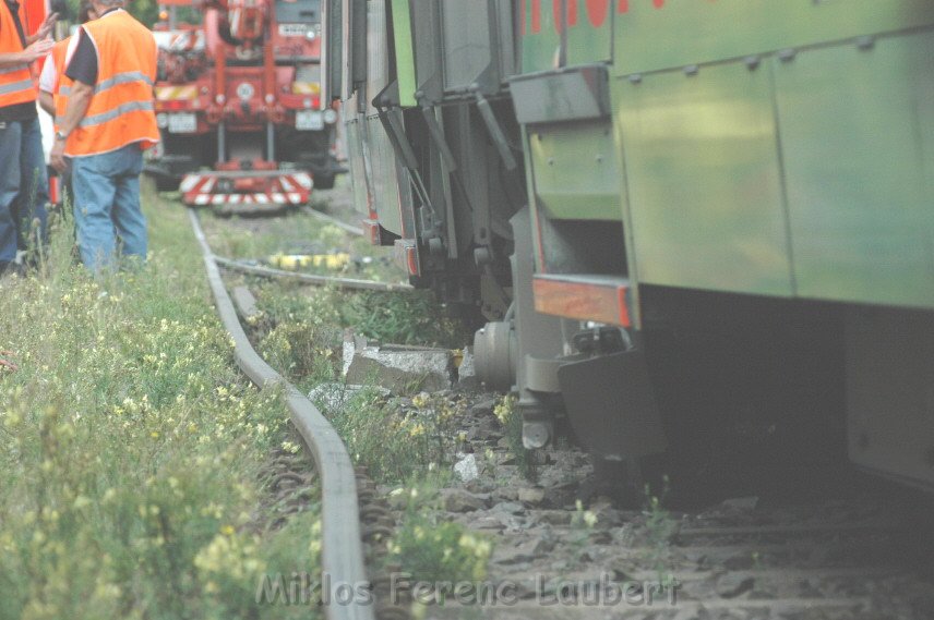 KVB Zug entgleist Koeln Klettenberg Geisbergstr   04 .jpg